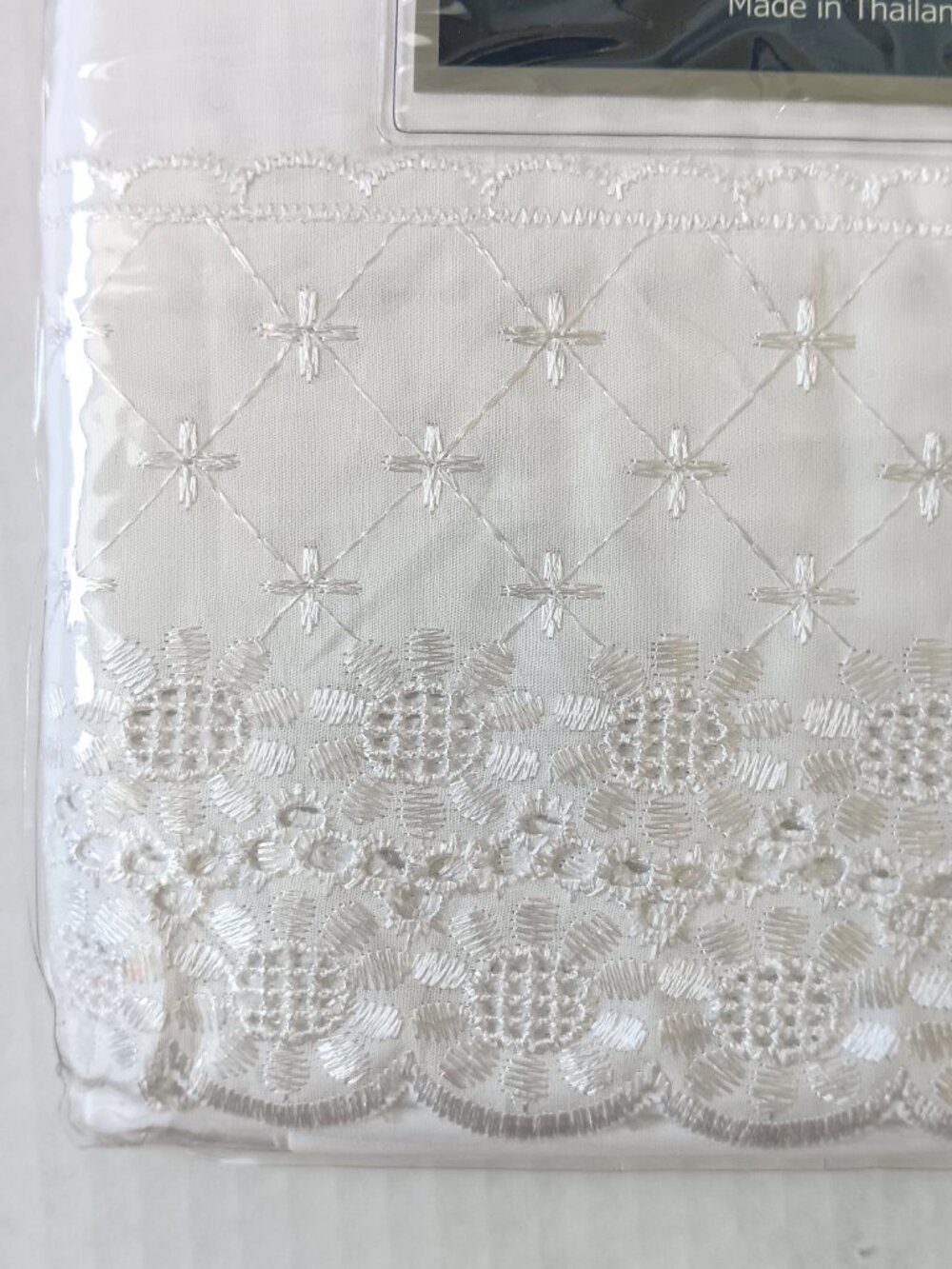 Veratex White Cotton Standard Size Embroidered Lace Detail Pillowcases-Set of 2 - Picture 3 of 6